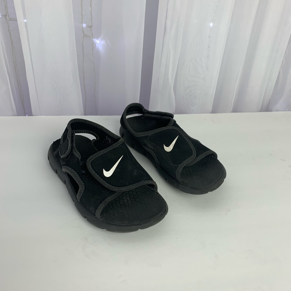 NIKE sandals